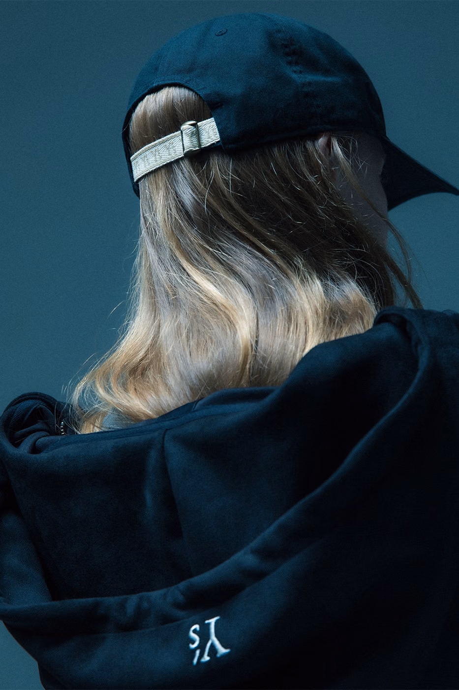 New Era ve Y’s Yeniden Bir Arada: FW26 Kapsülü Geliyor Detay