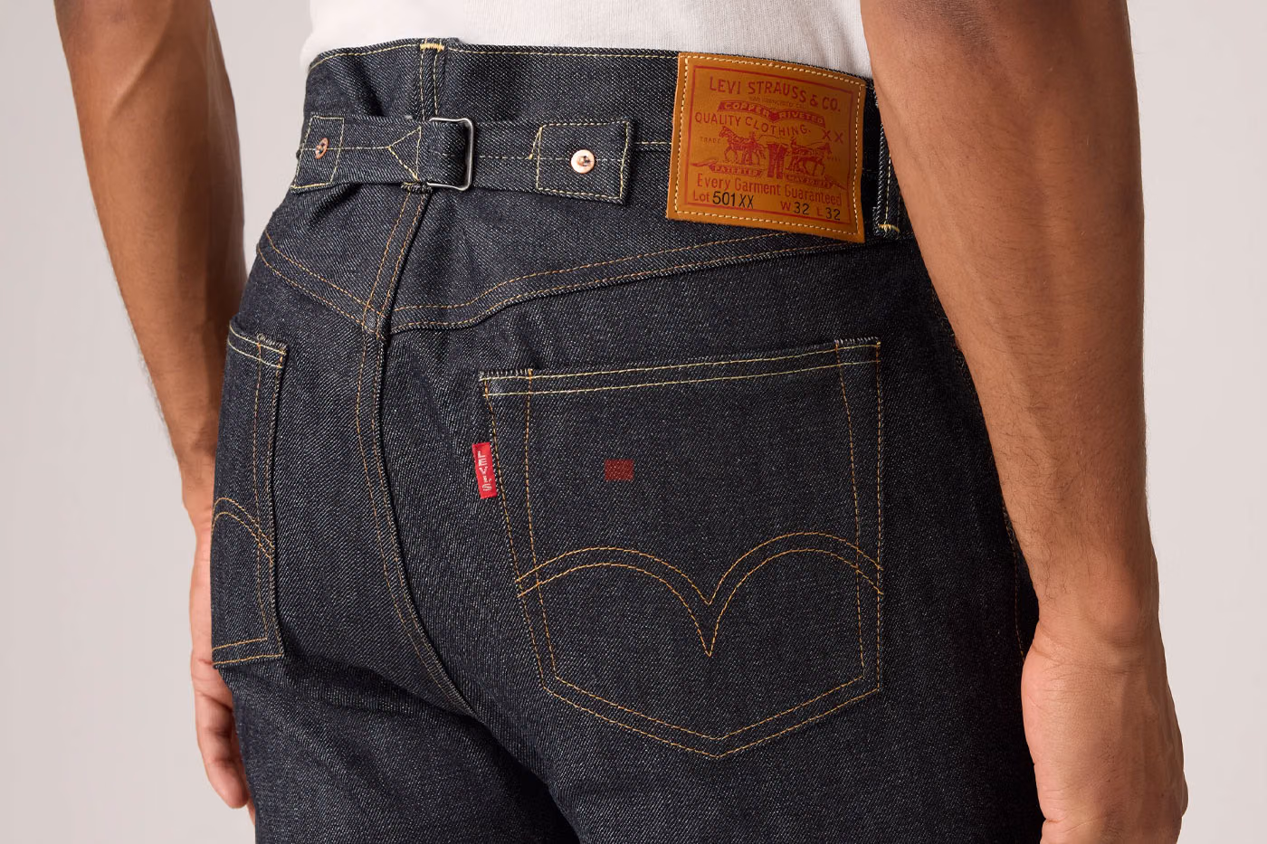 Levi's Tarihin Tozlu Sayfalarını Açıyor: Arşivden 1942 501 Geri Dönüyor Detay