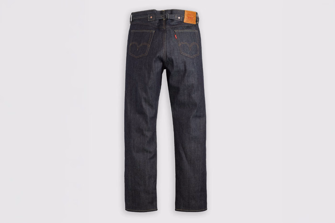 Levi's Tarihin Tozlu Sayfalarını Açıyor: Arşivden 1942 501 Geri Dönüyor Detay