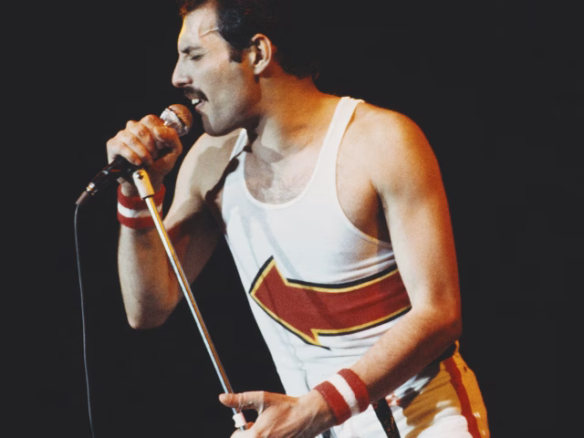 Freddie Mercury’nin Efsane Sahne Kostümleri V&A’e Geliyor