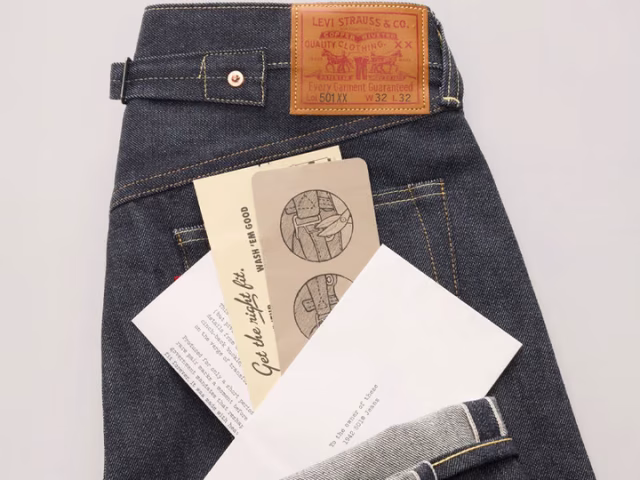 Levi’s Tarihin Tozlu Sayfalarını Açıyor: Arşivden 1942 501 Geri Dönüyor