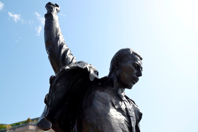 Montreux'deki Freddie Mercury heykeli