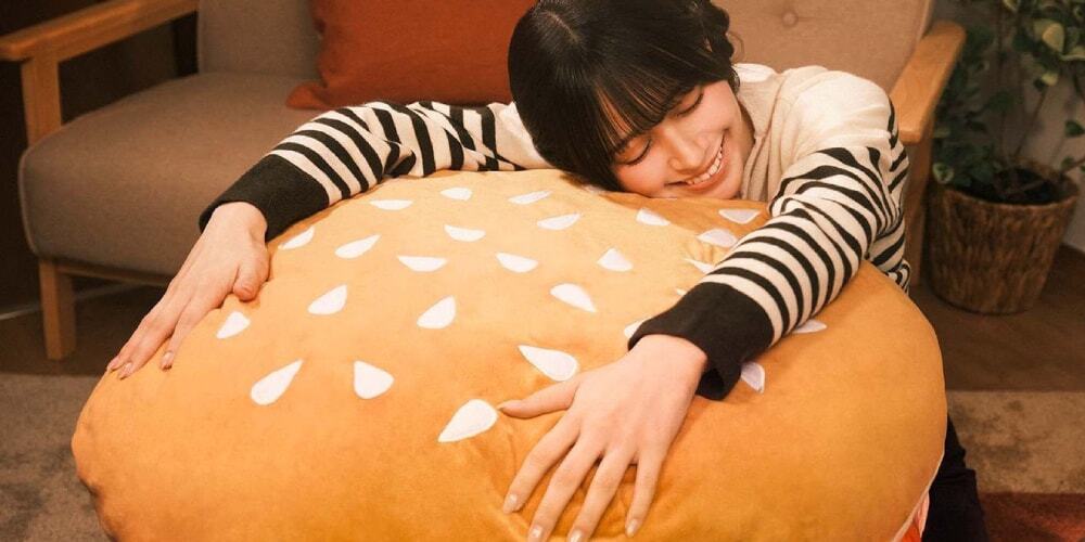 McDonald's Japonya'dan Dev Tsukimi Burger Peluşü