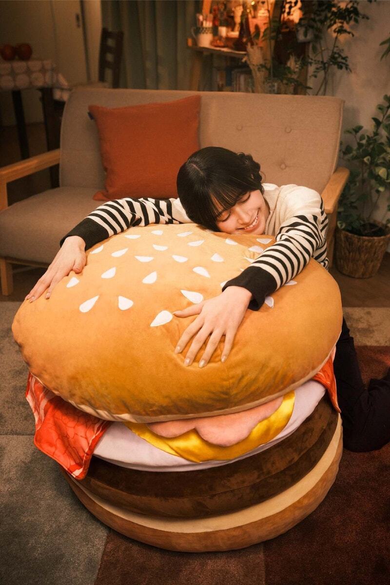 McDonald's Japonya'dan Dev Tsukimi Burger Peluşü