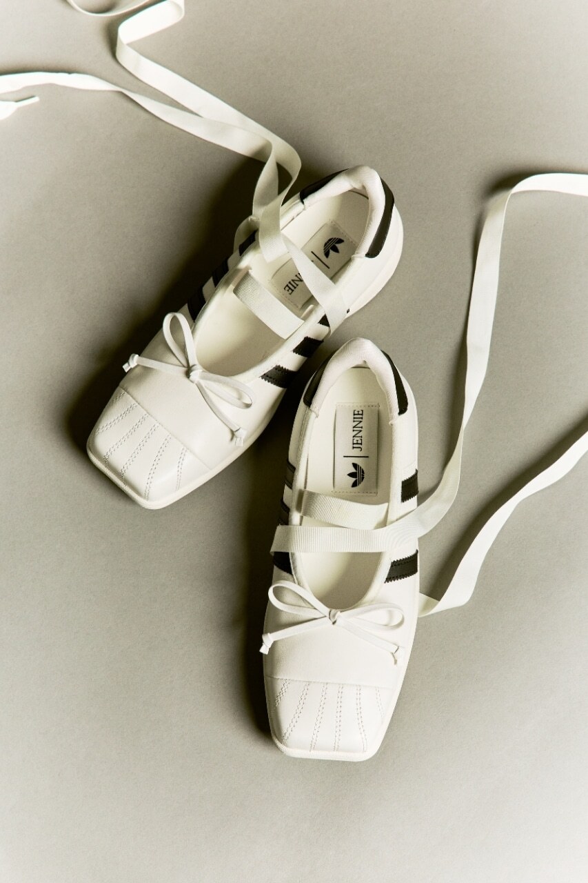 adidas x JENNIE: Superstar SQ Ballet Ortaya Çıktı