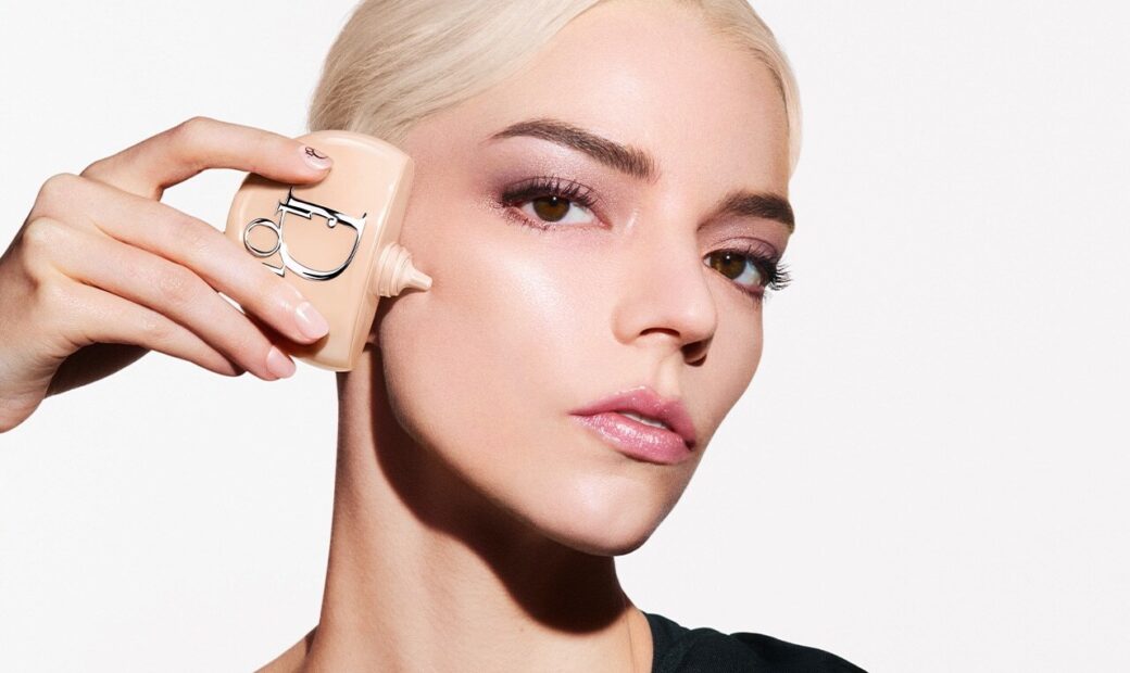 Dior Beauty Glow-Up: 3'ü 1 Arada Skin Tint Sahnede