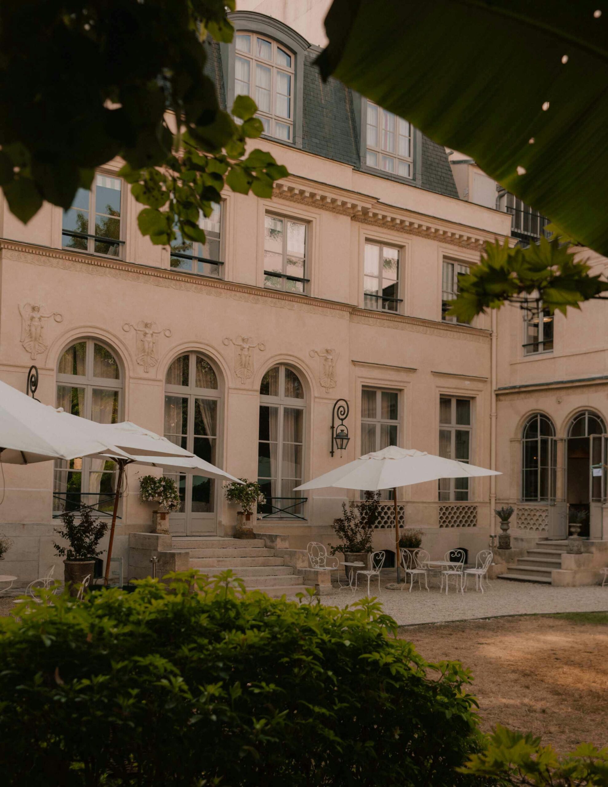 New Balance x USM: Paris'te Sessiz Bir Lüks