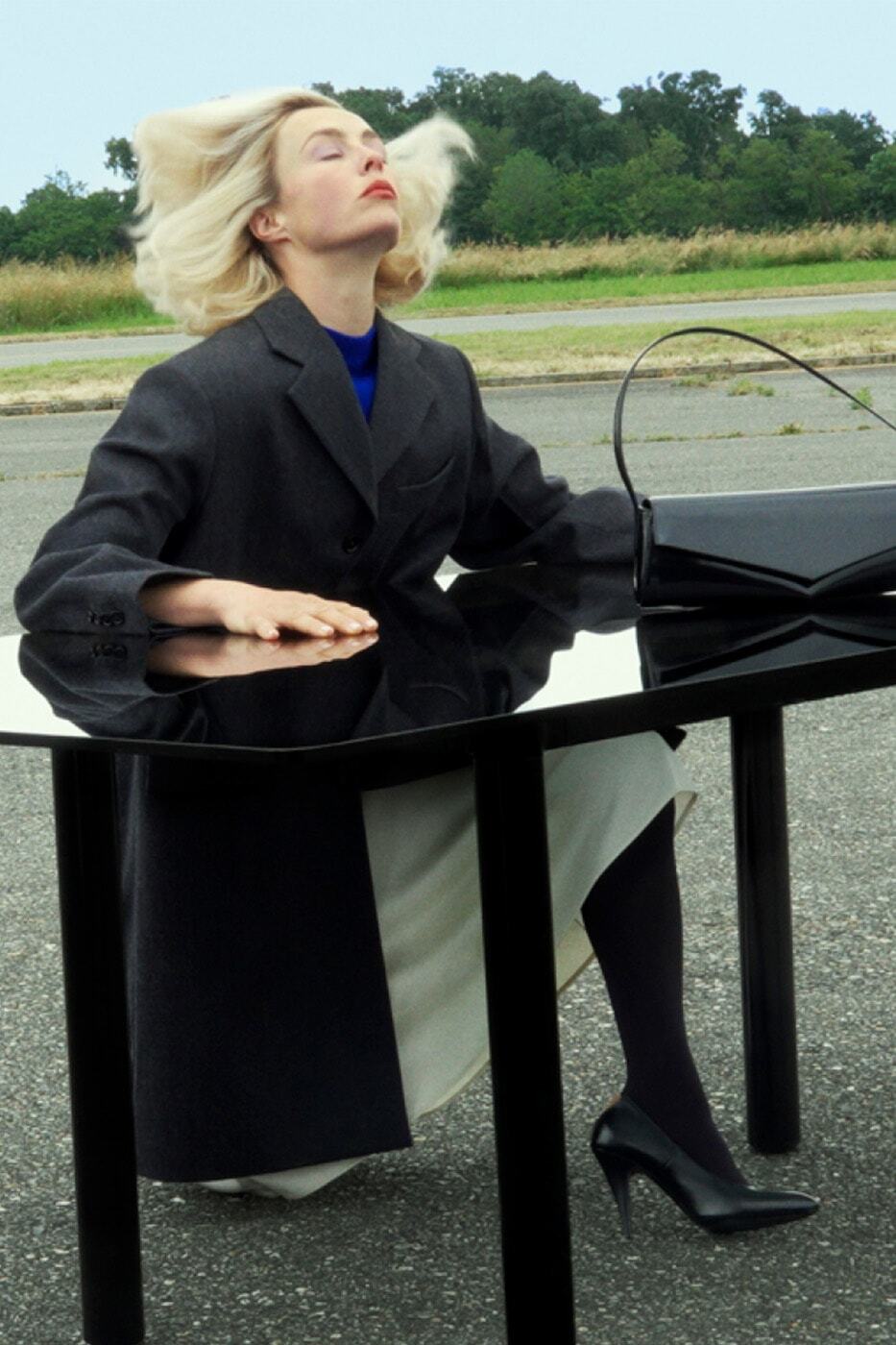 Jil Sander FW26: Havalimanında Sürreal Kampanya